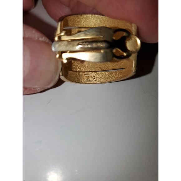 Gold Tone Chunky Earrings Vintage Hong Kong Clip On Back Costume Jewelry - Picture 10 of 11